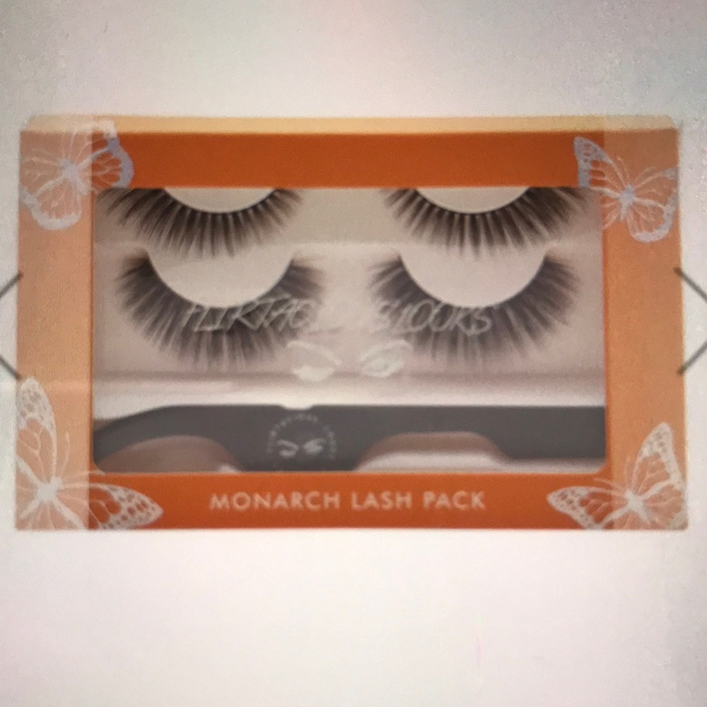 Flirtatious Looks Cosmetics Monach Lash pack